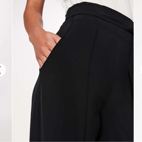 Lululemon Noir Pant
Black - Picture 3 of 16